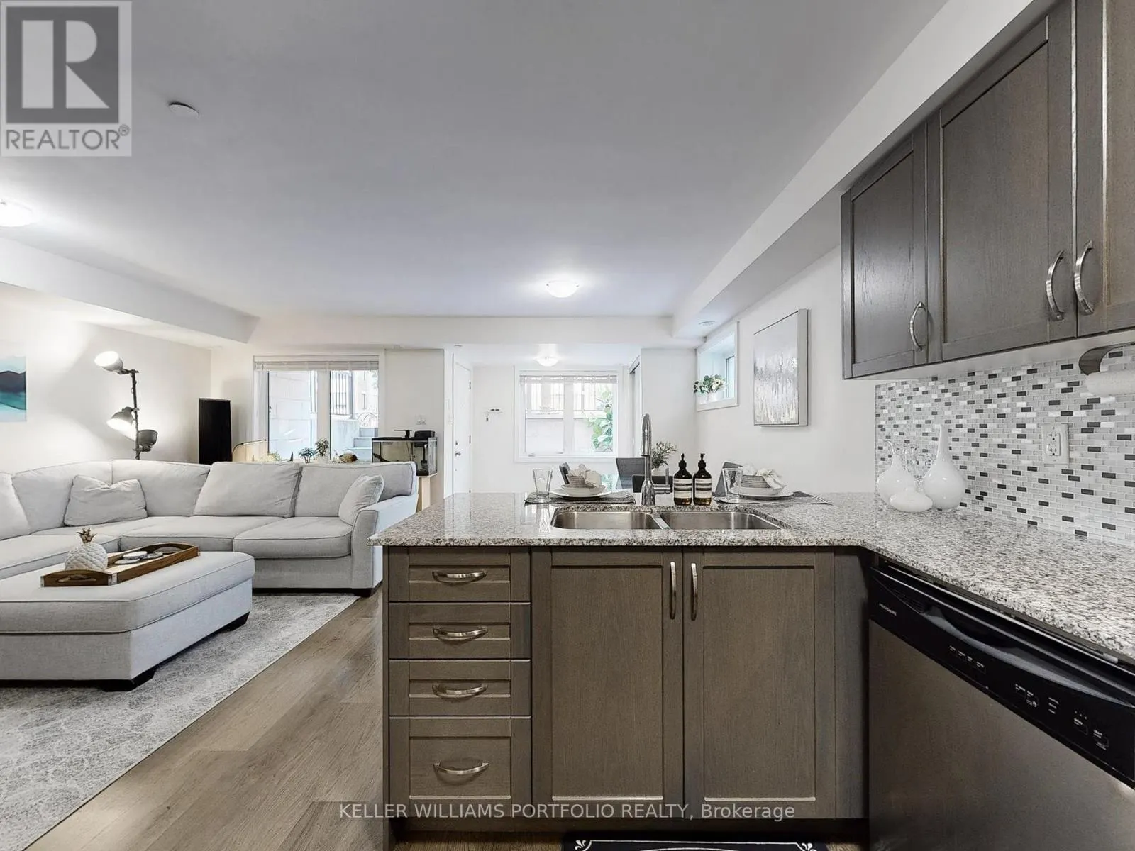 212 - 252 ROYAL YORK ROAD