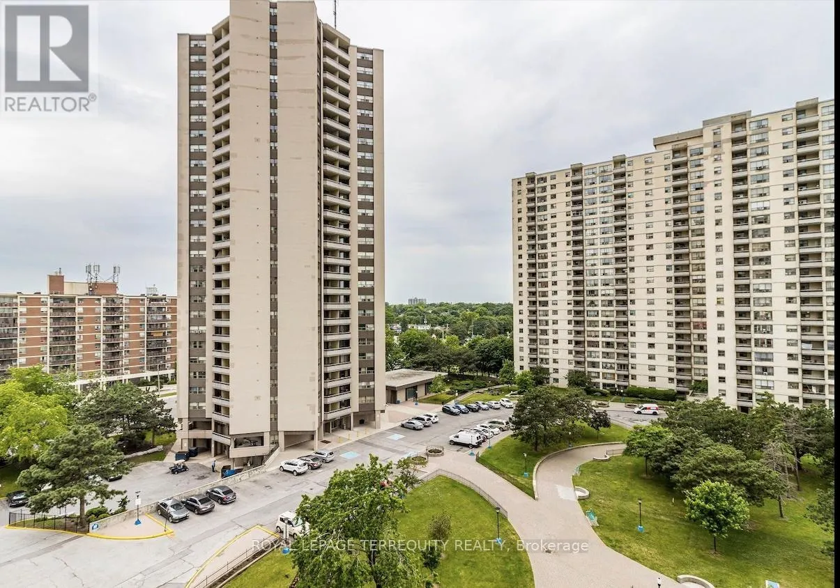 901 - 370 DIXON ROAD