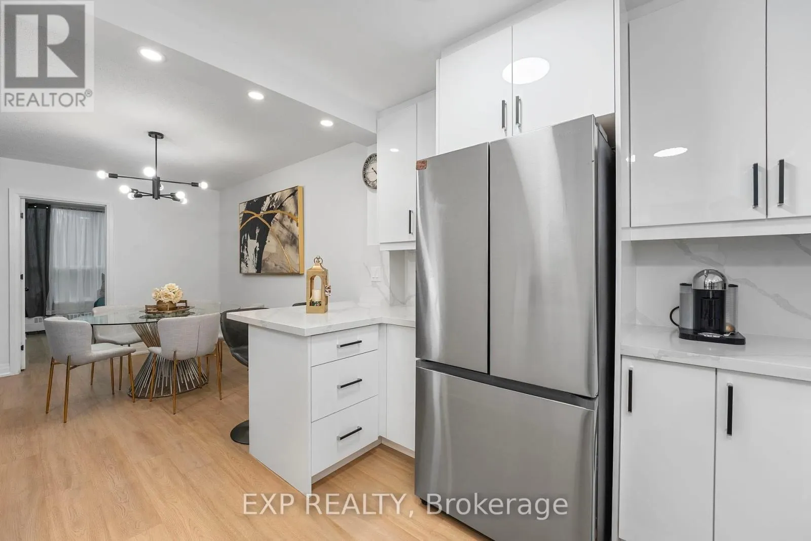 312 - 85 EMMETT AVENUE