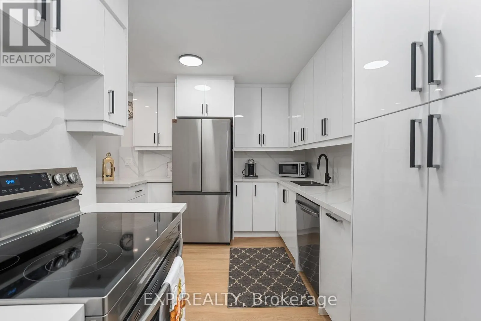 312 - 85 EMMETT AVENUE
