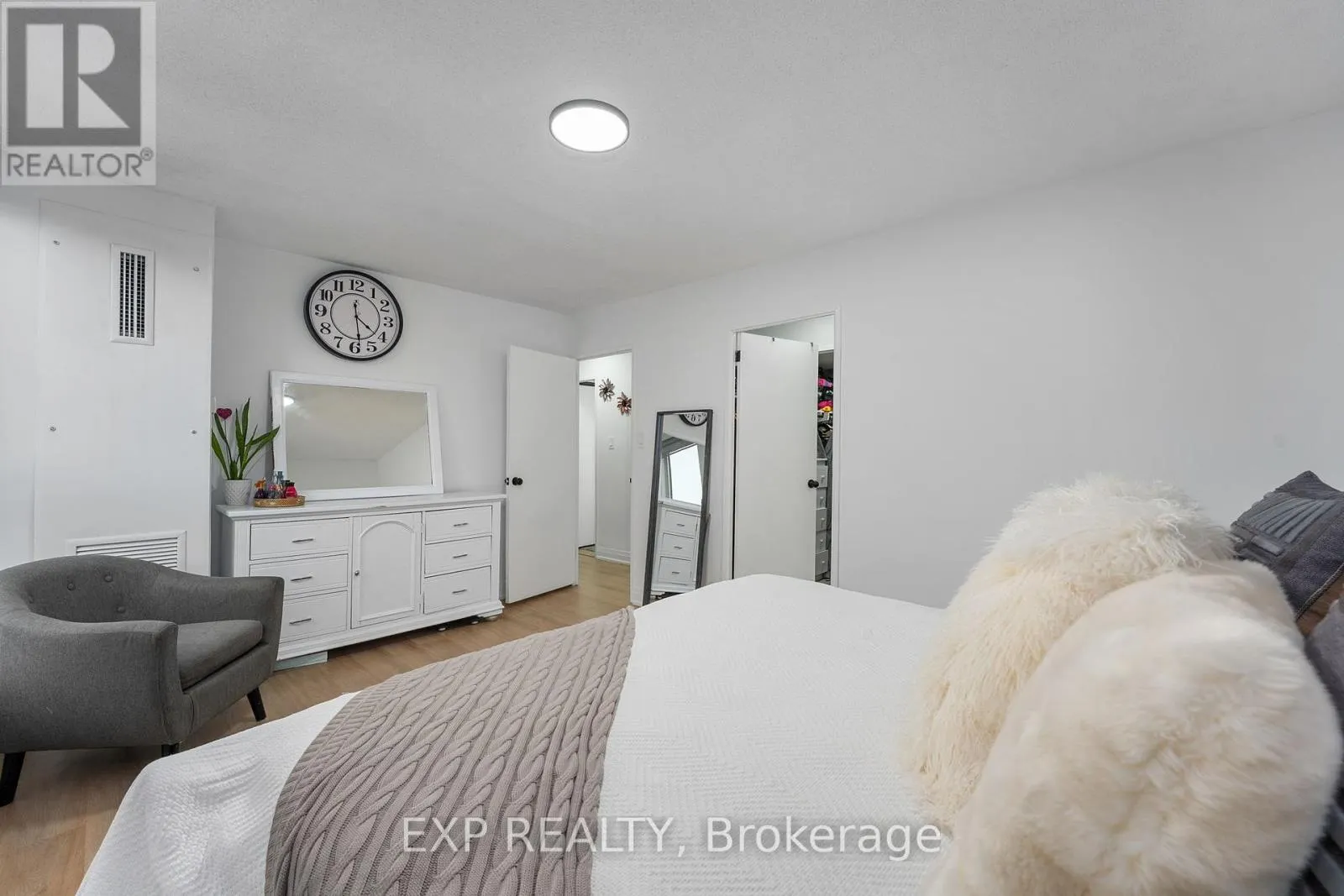 312 - 85 EMMETT AVENUE