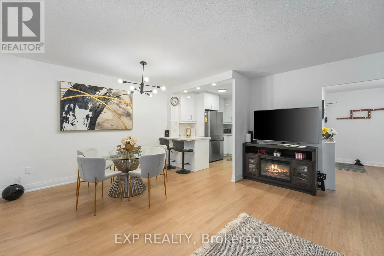 312 - 85 EMMETT AVENUE