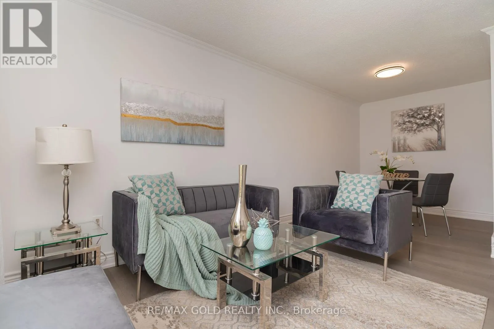 22 CARLYLE CRESCENT