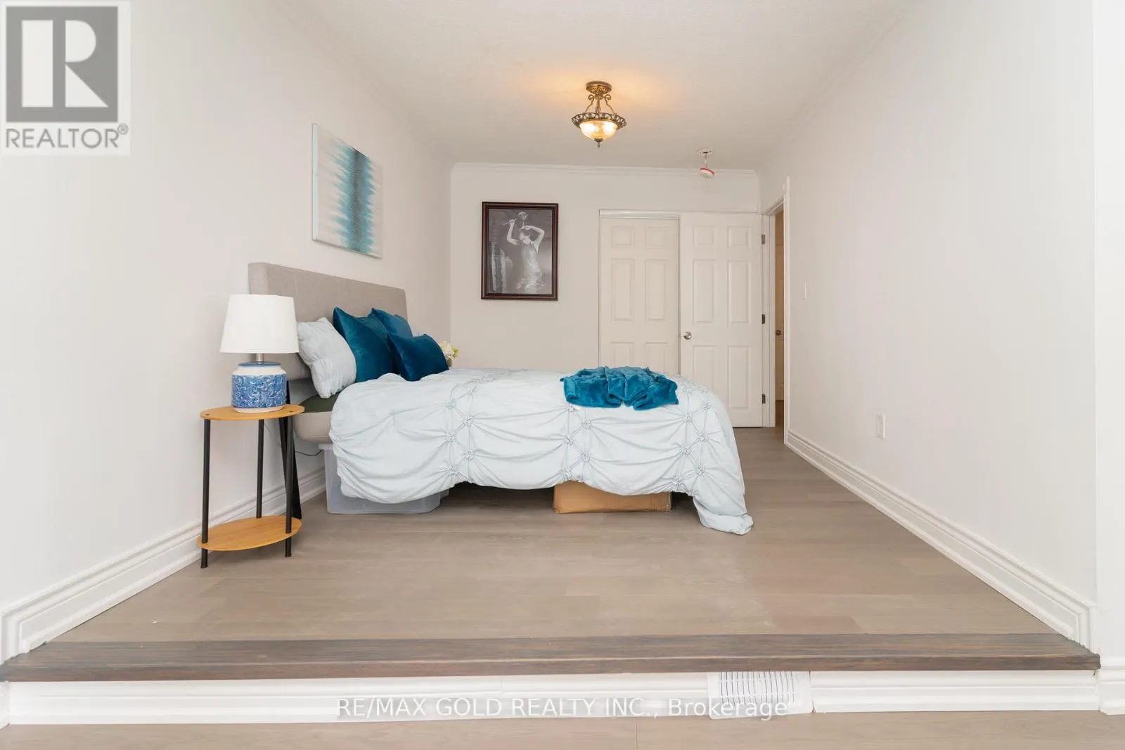 22 CARLYLE CRESCENT