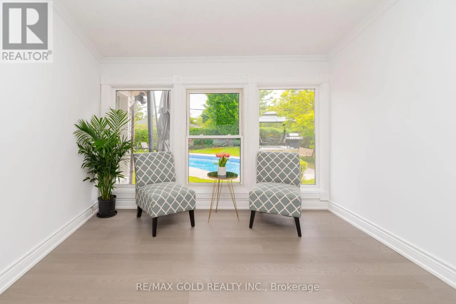 22 CARLYLE CRESCENT