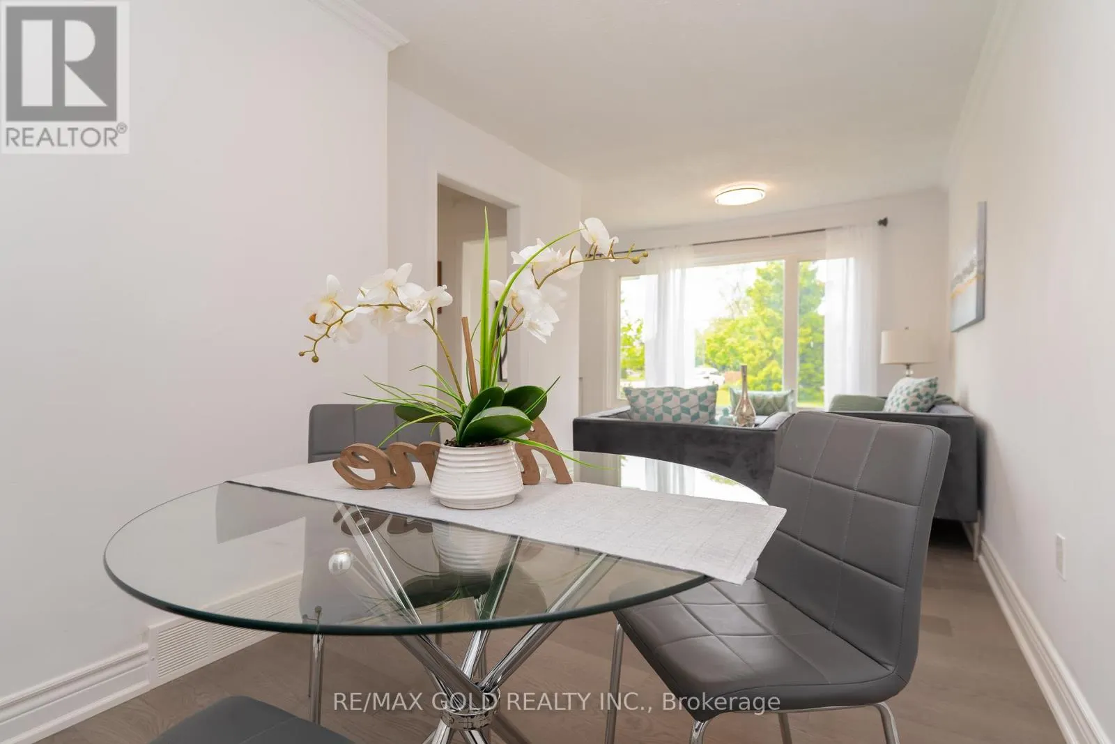 22 CARLYLE CRESCENT