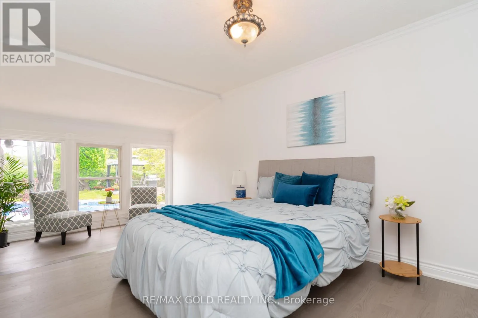 22 CARLYLE CRESCENT