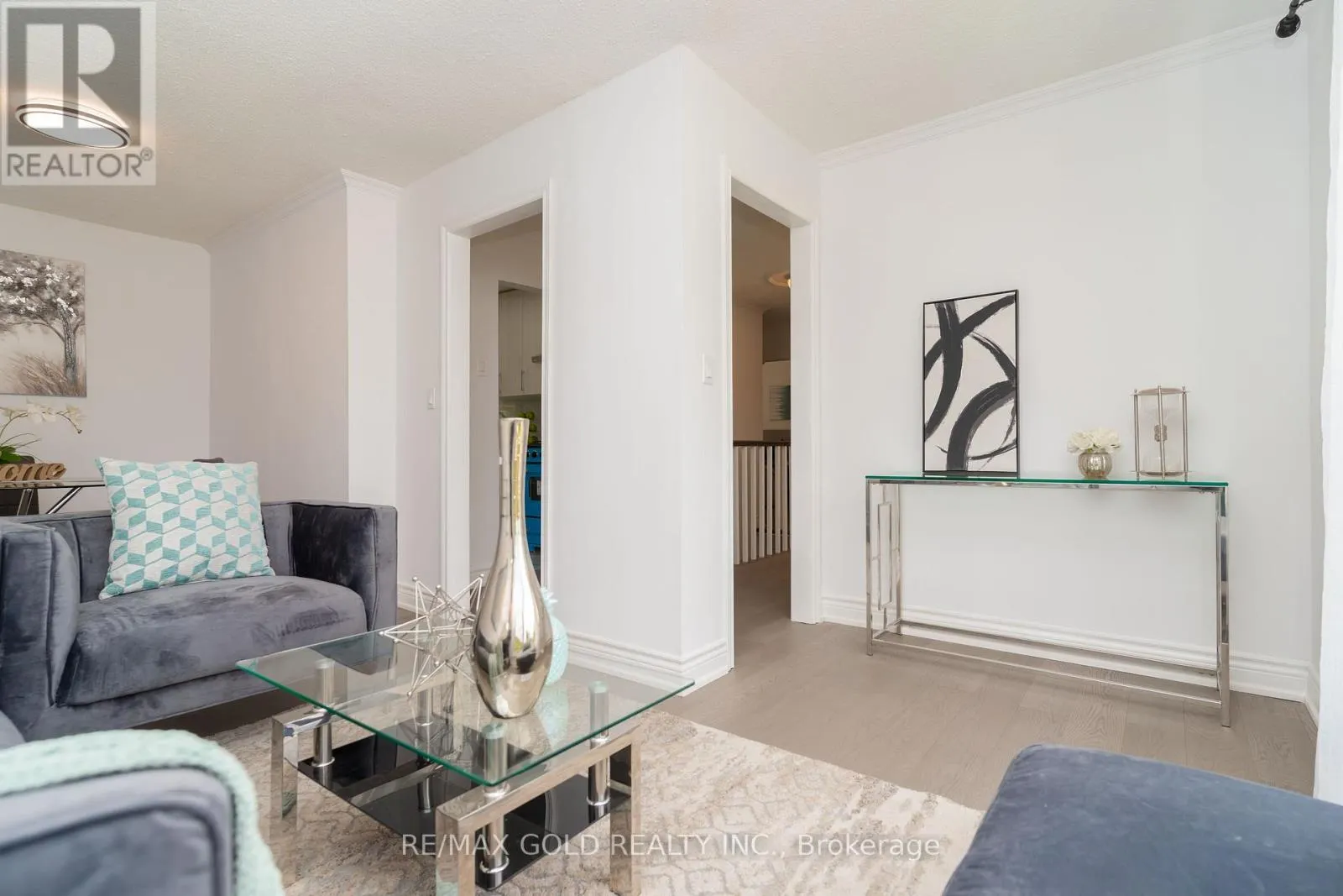 22 CARLYLE CRESCENT