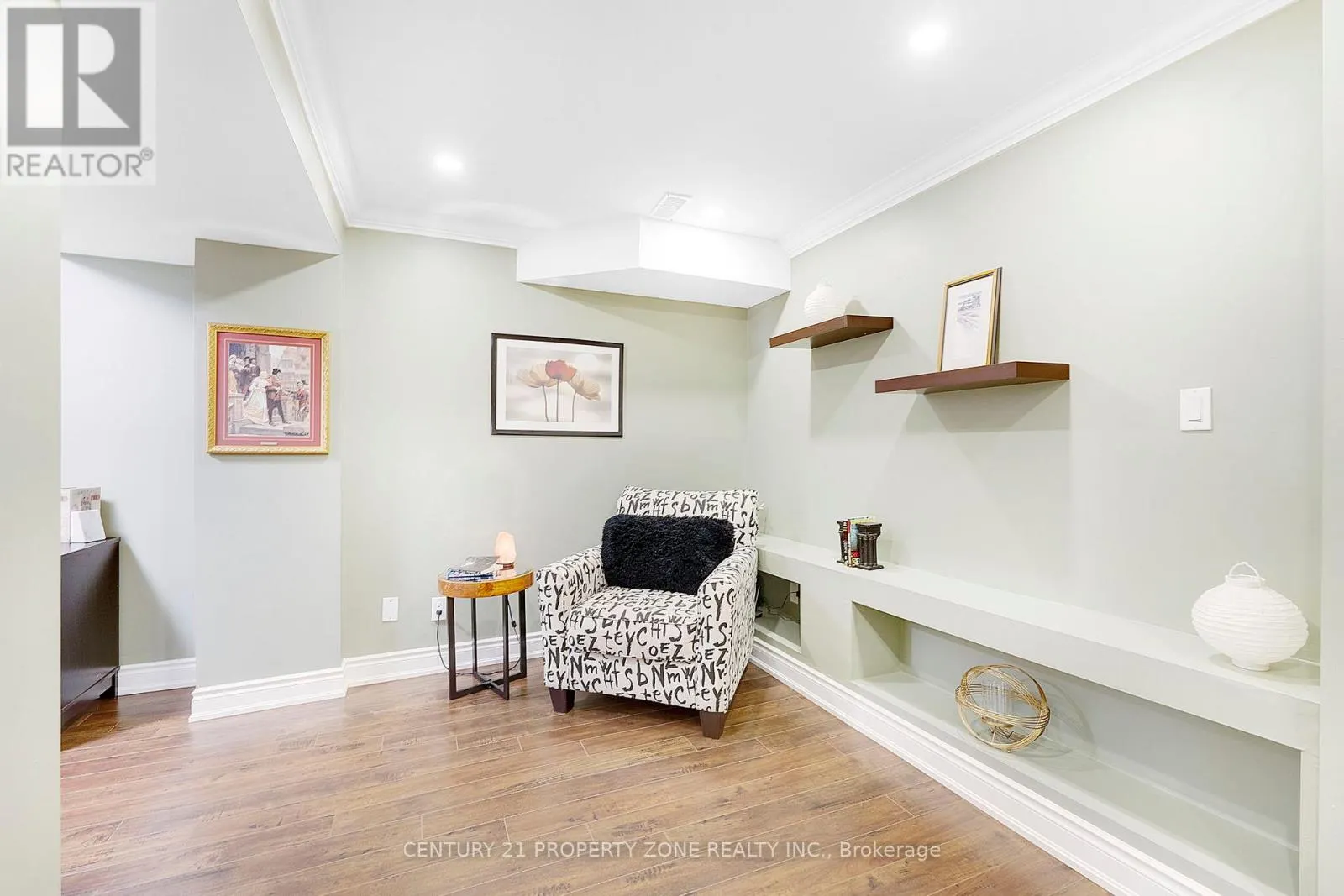 201 HOLLOWAY TERRACE