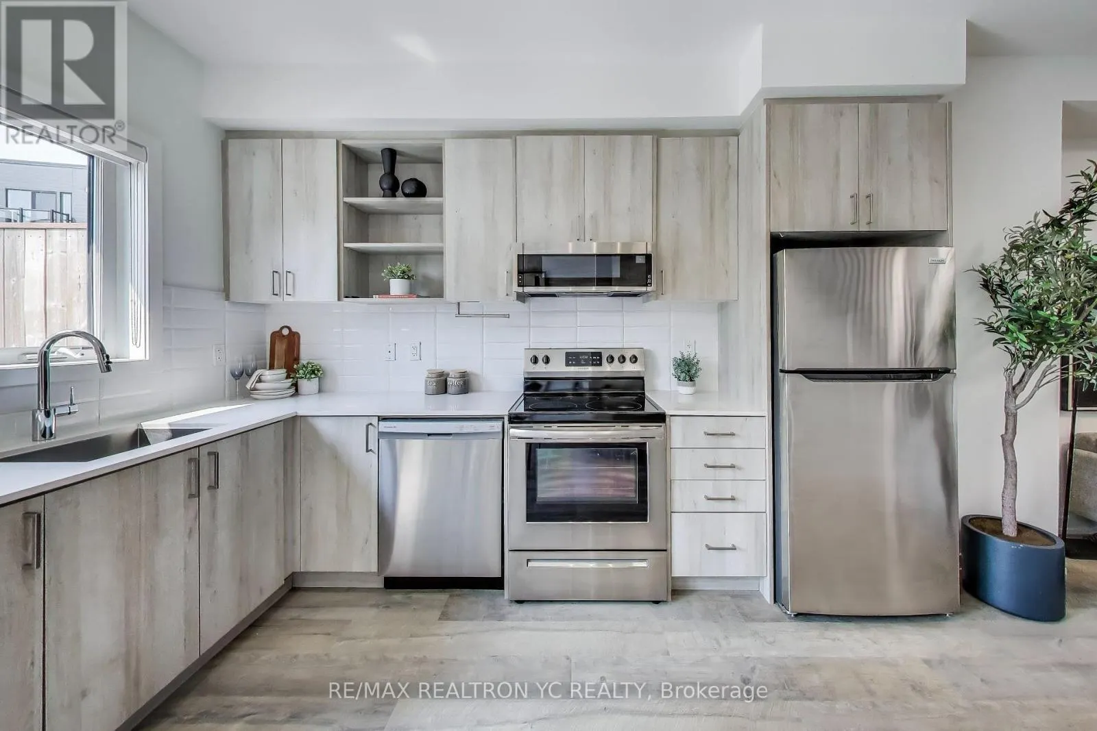 175 DOWNSVIEW PARK BOULEVARD