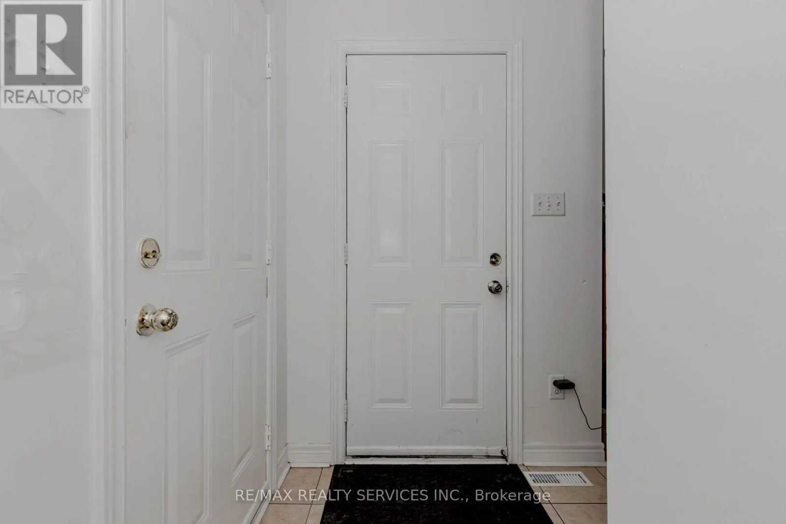 10 CEDARSPRINGS WAY
