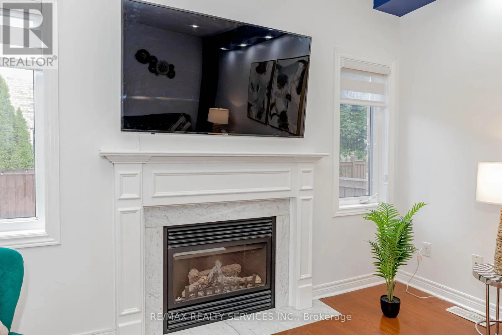 10 CEDARSPRINGS WAY