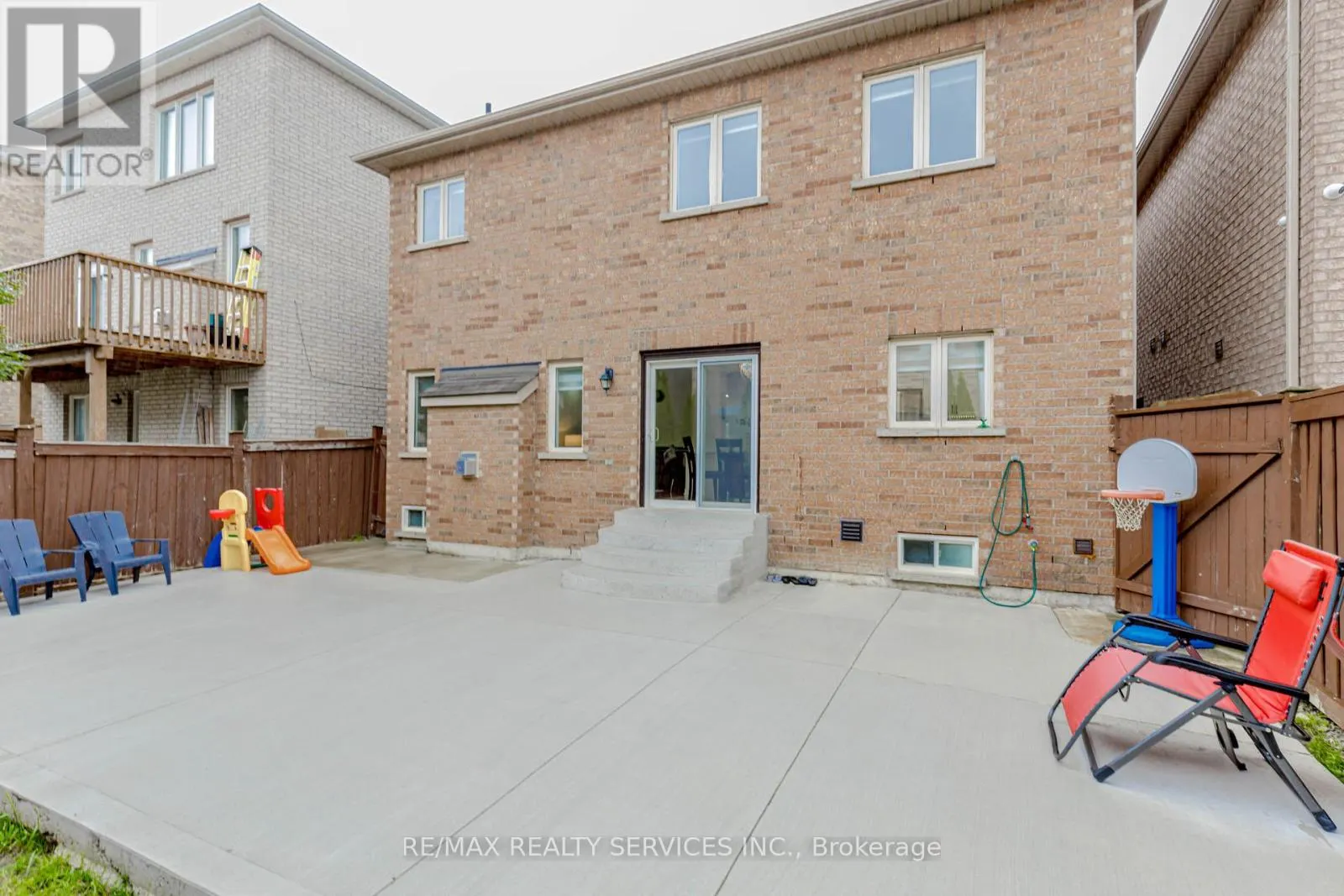 10 CEDARSPRINGS WAY