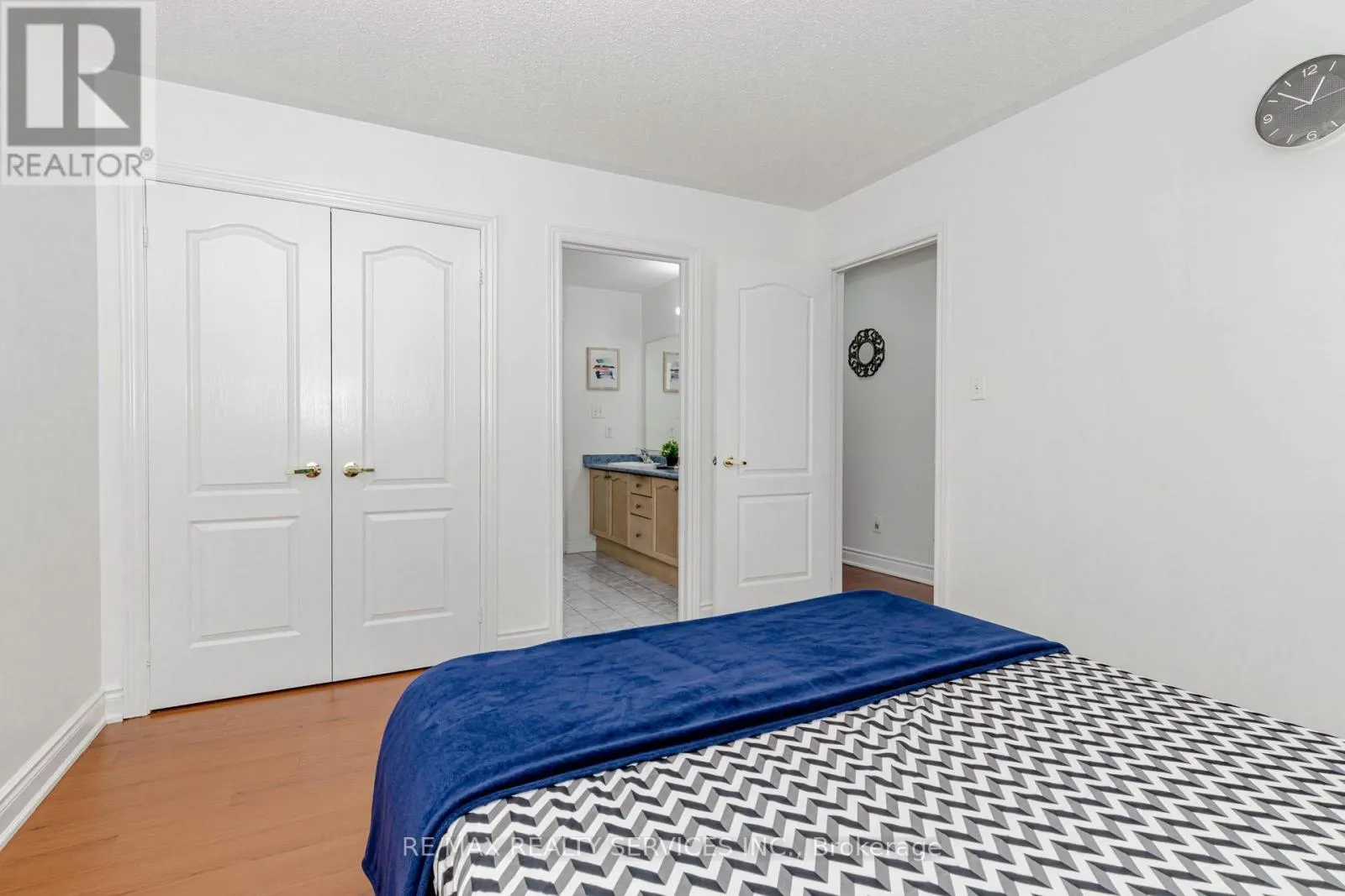10 CEDARSPRINGS WAY