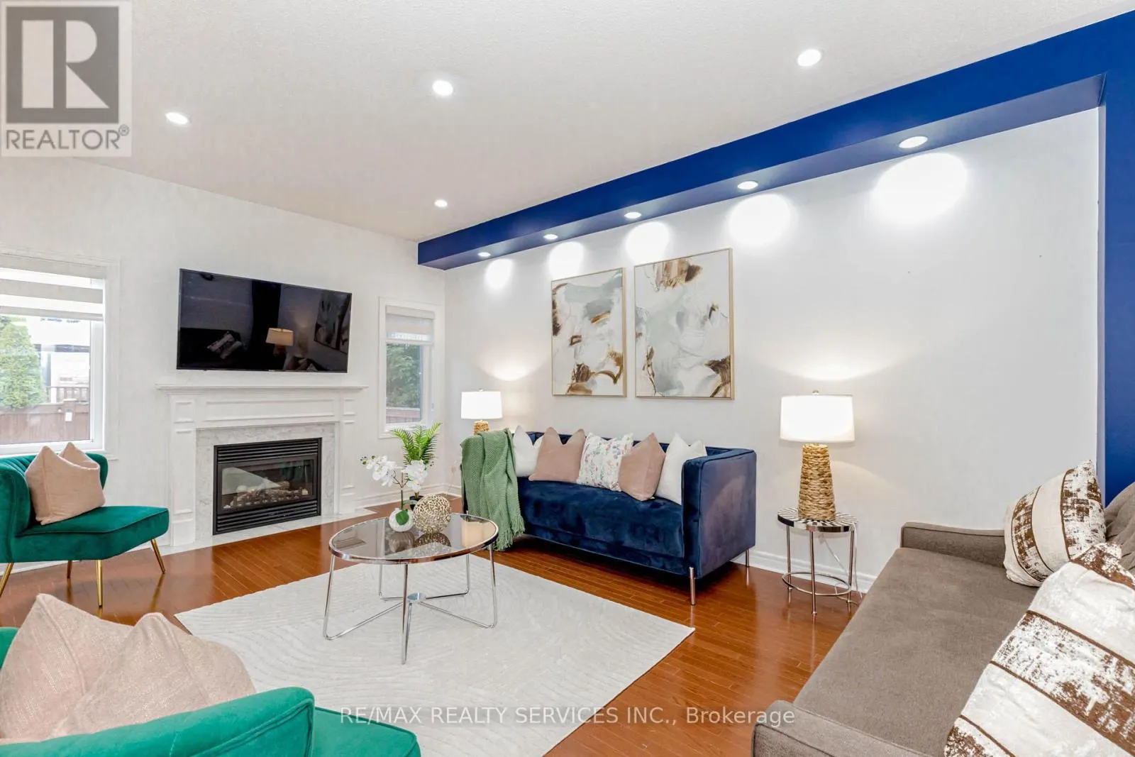 10 CEDARSPRINGS WAY