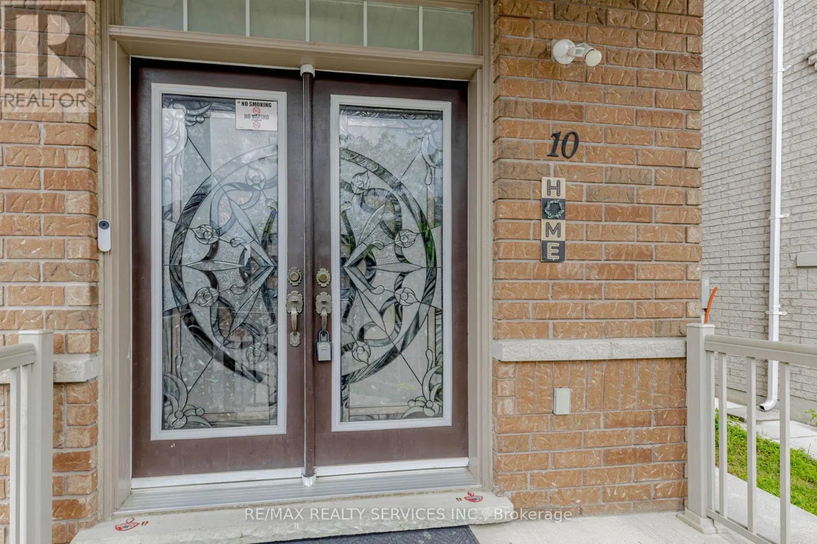 10 CEDARSPRINGS WAY