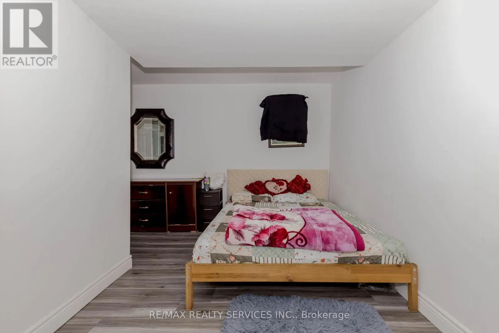10 CEDARSPRINGS WAY