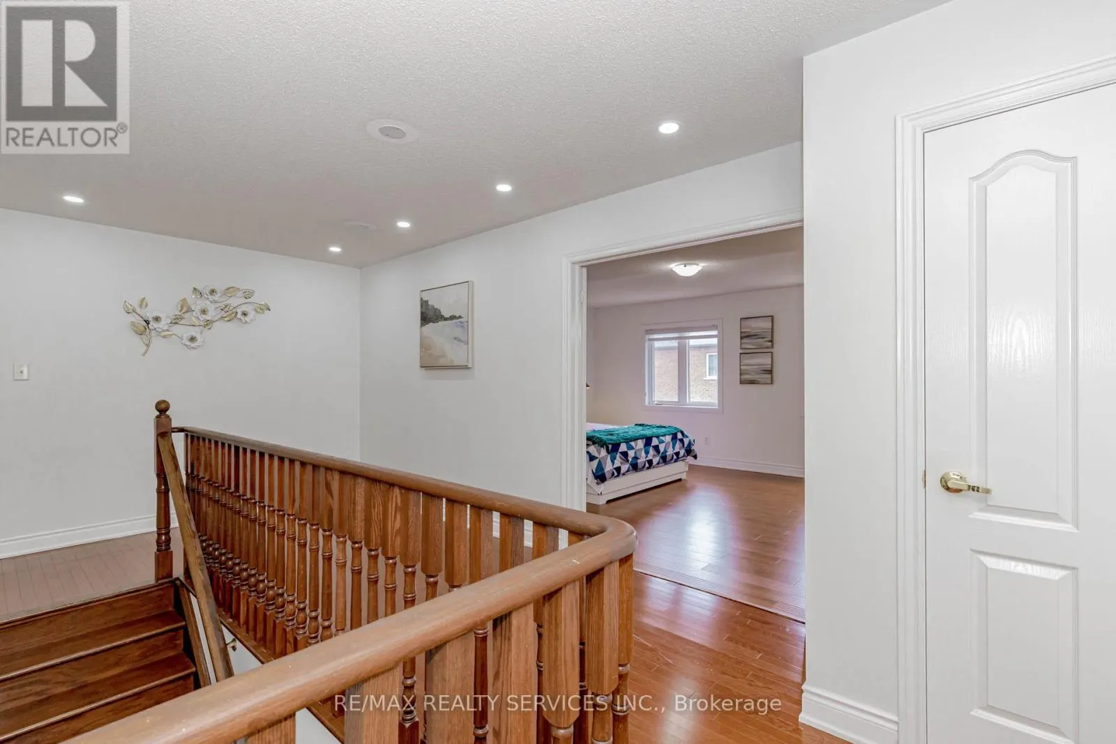 10 CEDARSPRINGS WAY
