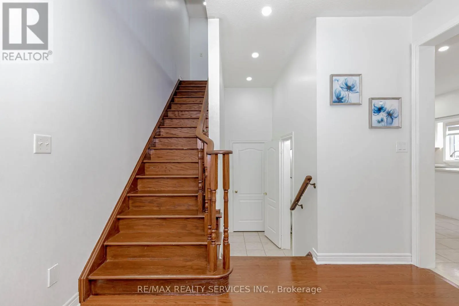 10 CEDARSPRINGS WAY