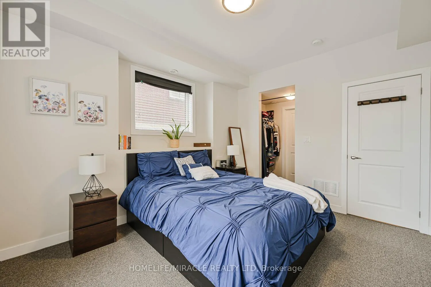 114 - 256 ROYAL YORK ROAD