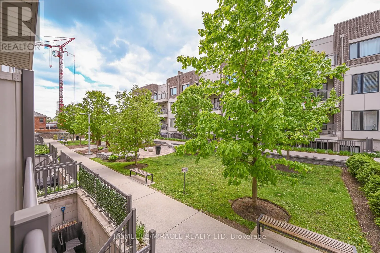 114 - 256 ROYAL YORK ROAD