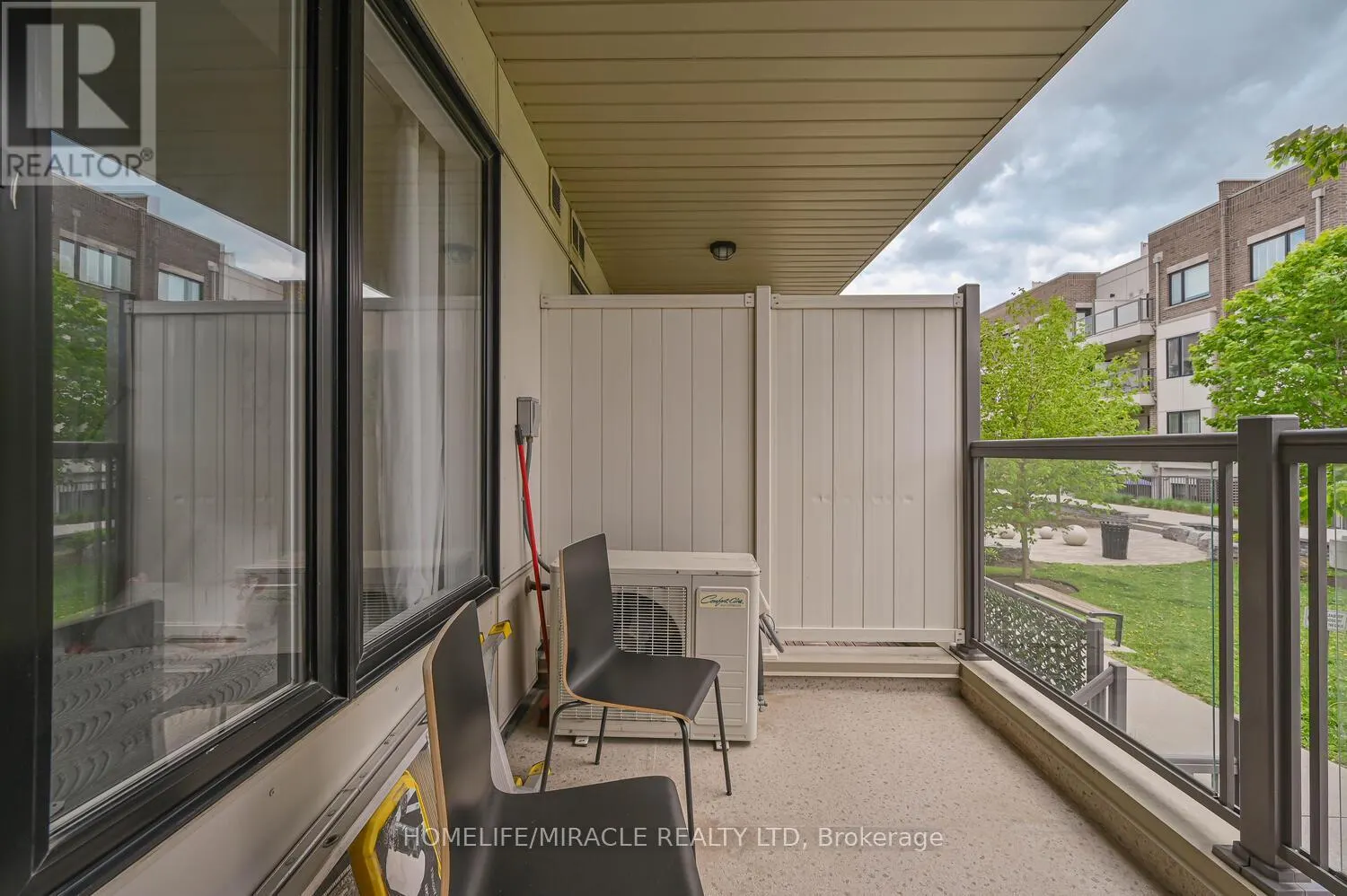 114 - 256 ROYAL YORK ROAD