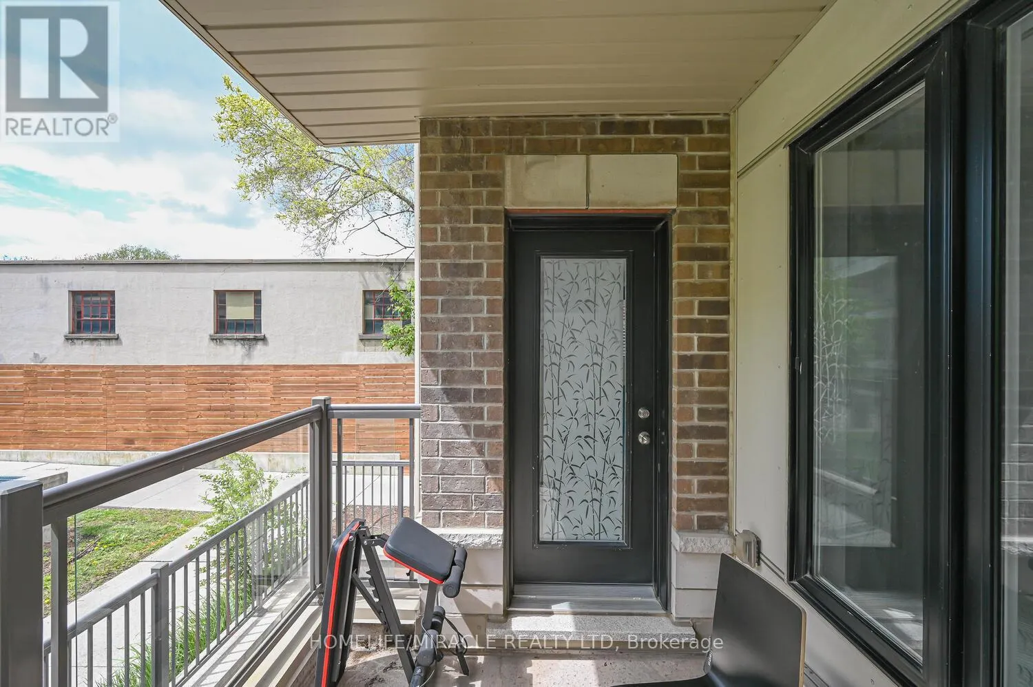 114 - 256 ROYAL YORK ROAD