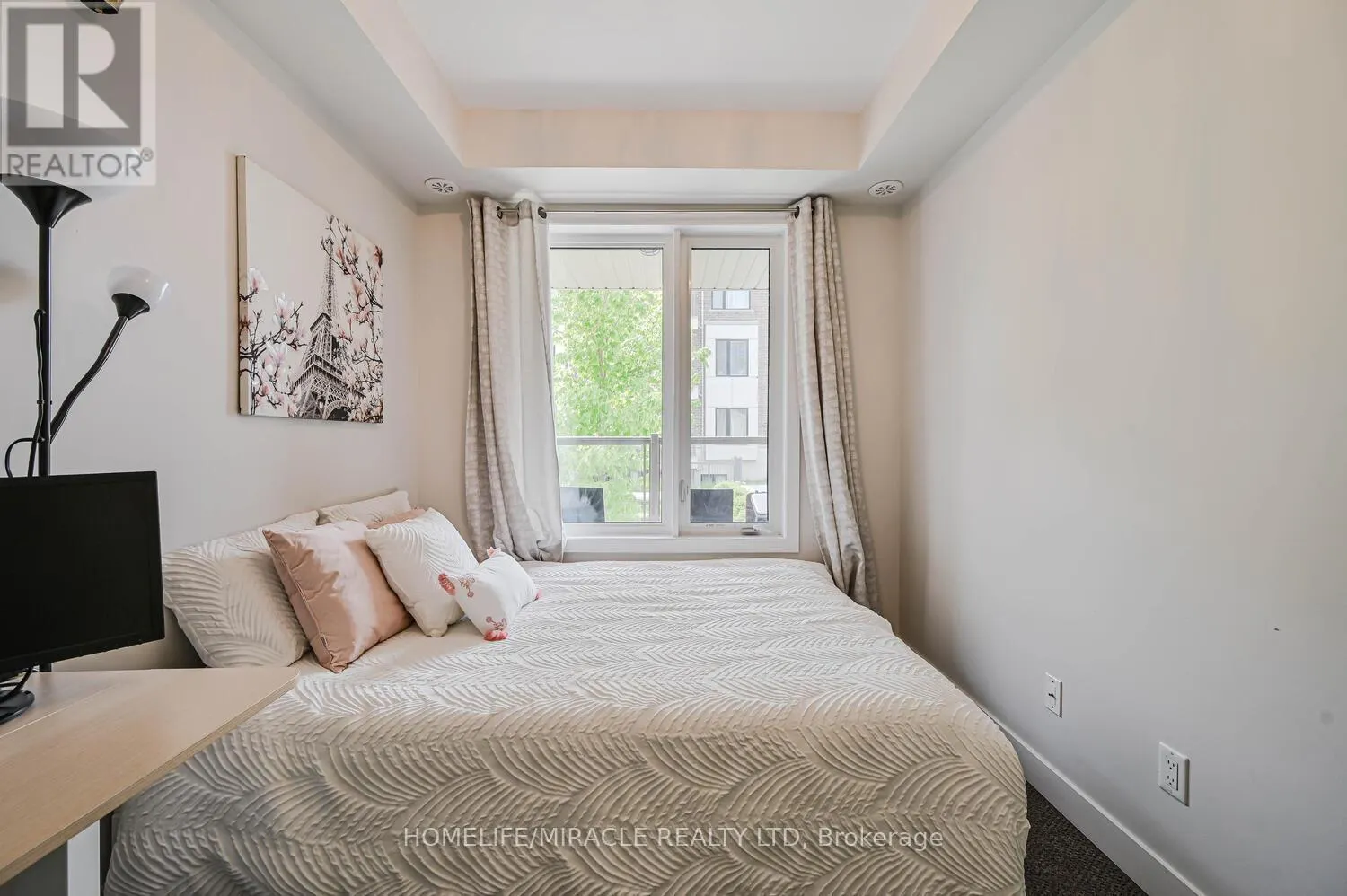 114 - 256 ROYAL YORK ROAD