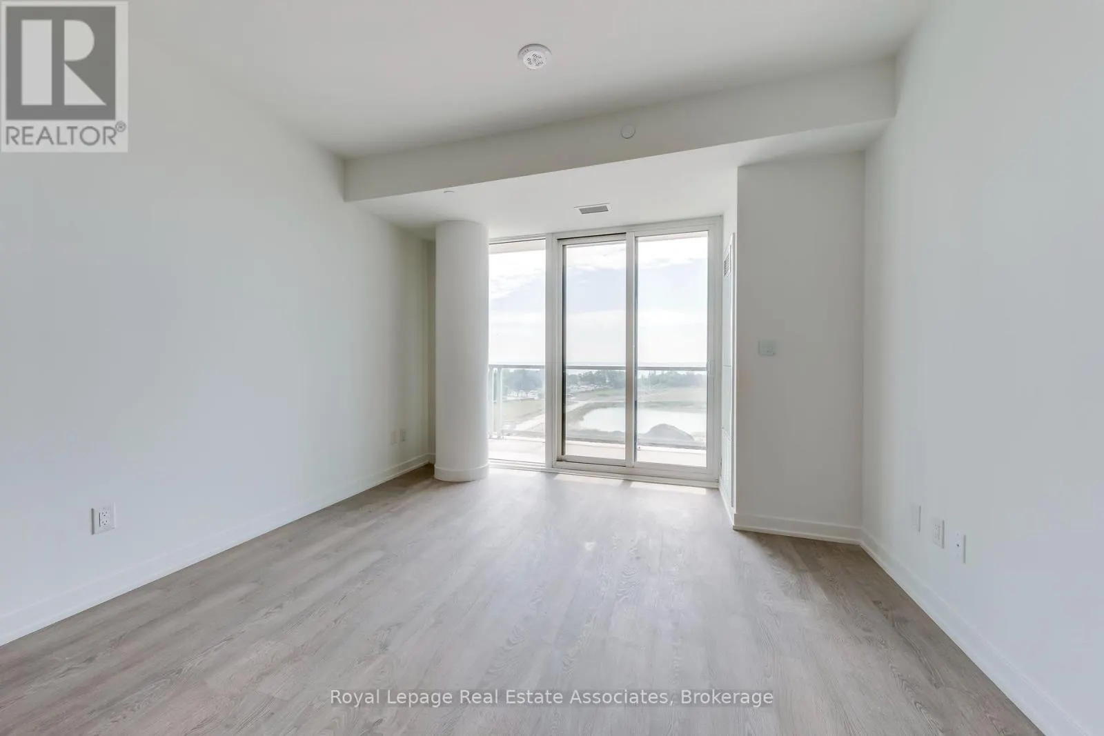 806 - 220 MISSINNIHE WAY