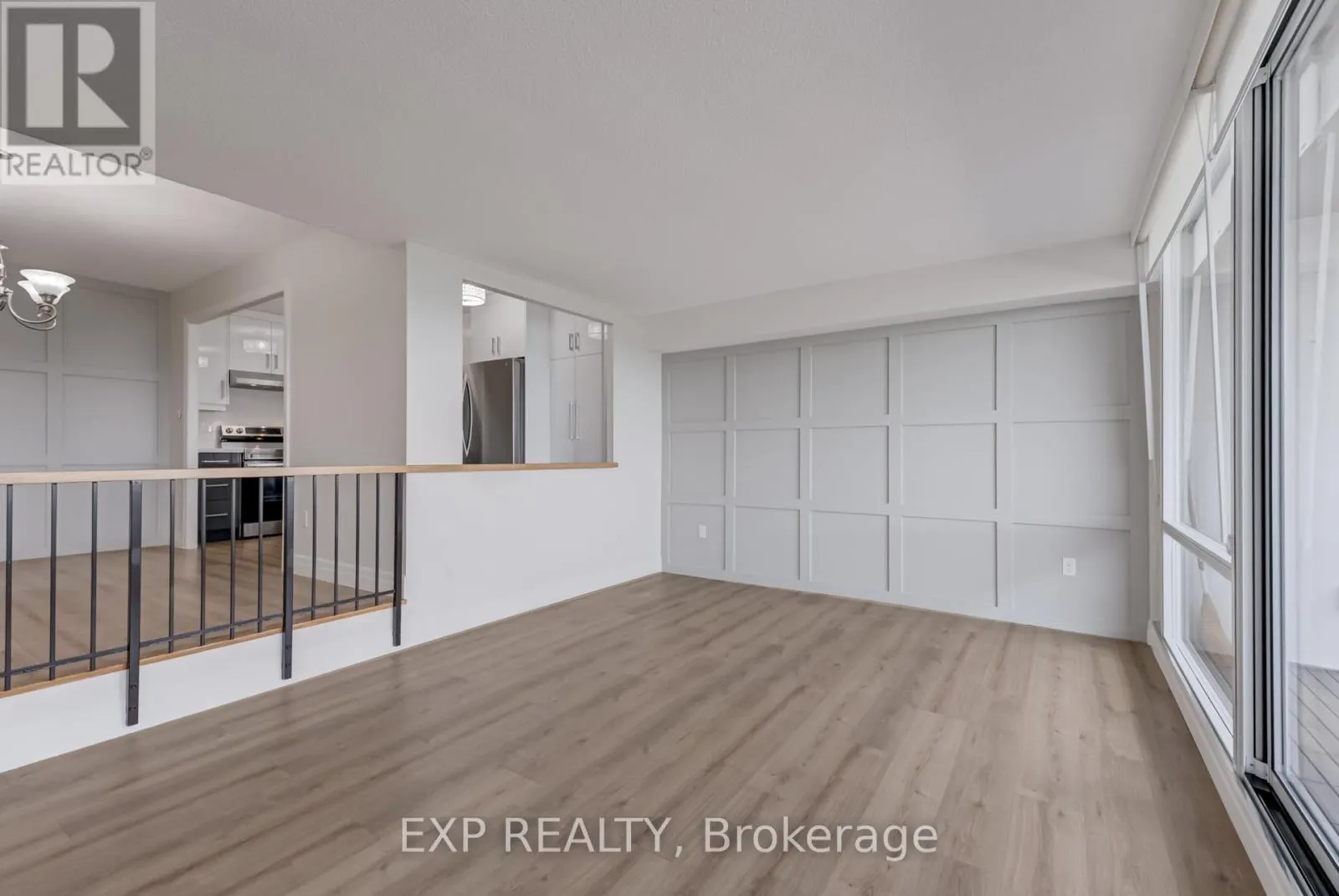 1812 - 270 SCARLETT ROAD