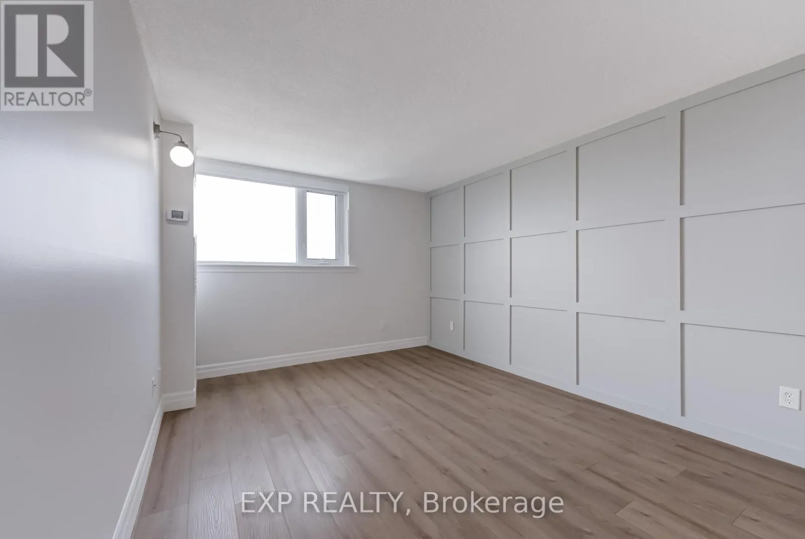 1812 - 270 SCARLETT ROAD