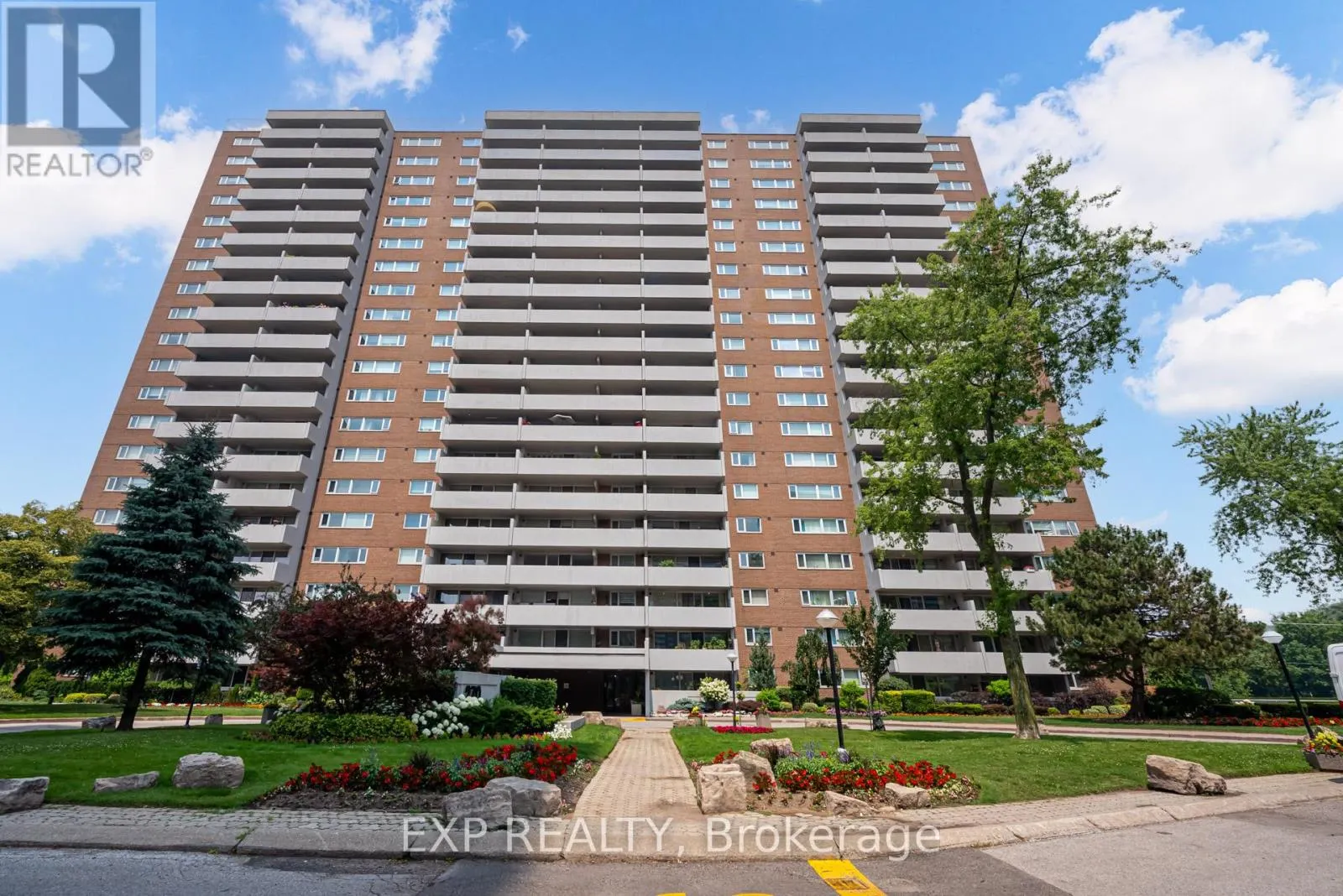 1812 - 270 SCARLETT ROAD