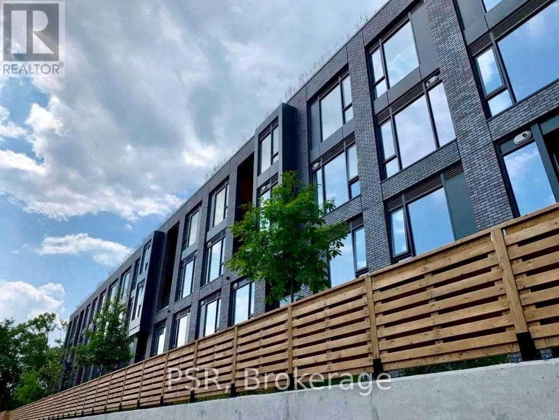 205 - 35 WABASH AVENUE