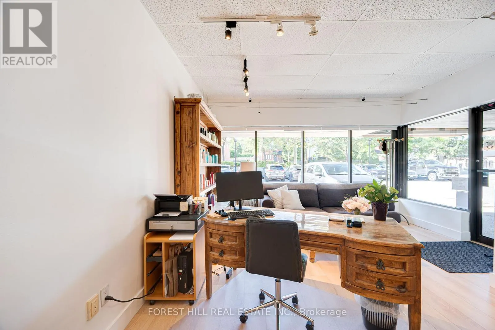 3 - 49 MISSISSAUGA ROAD N