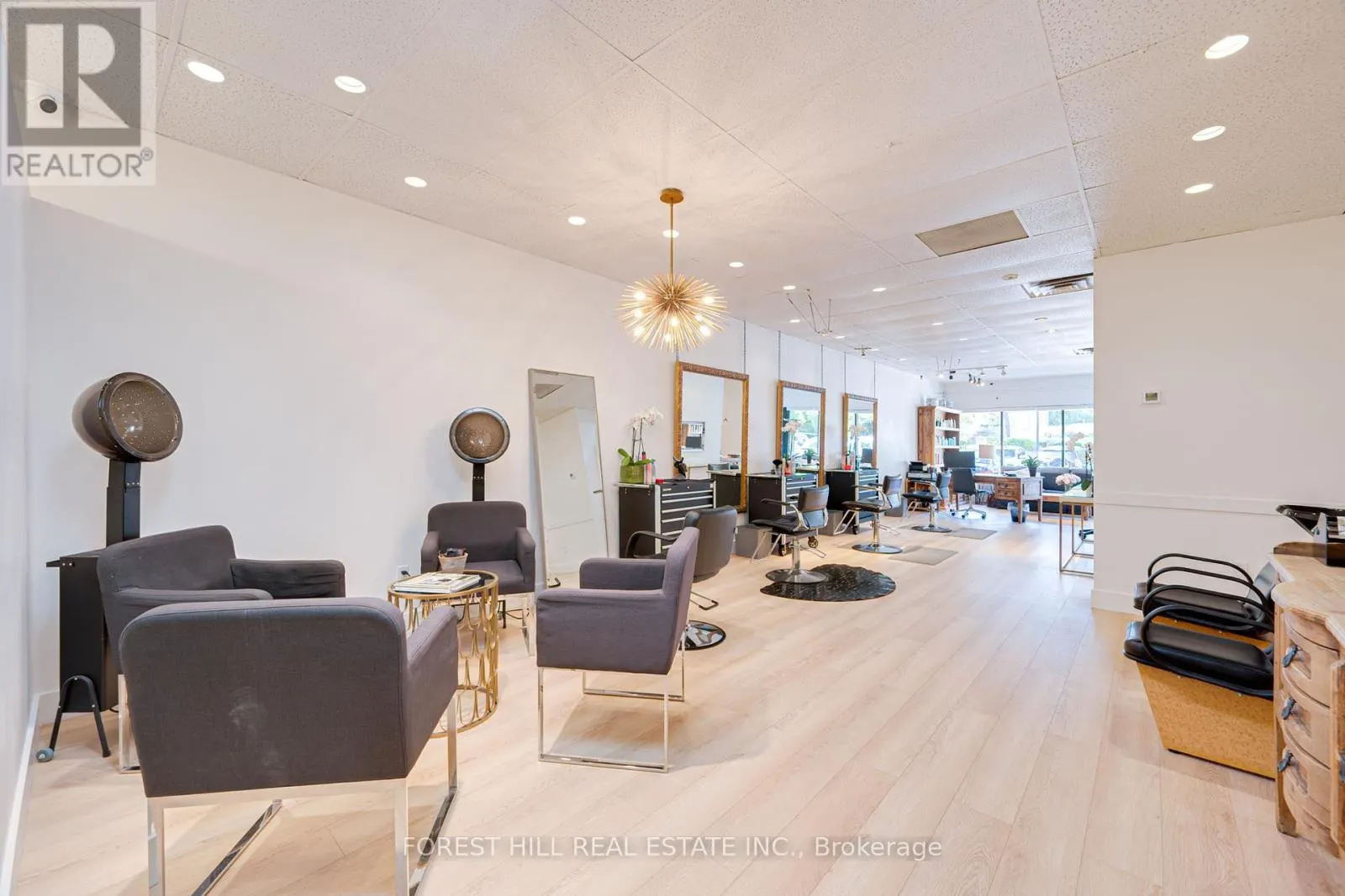 3 - 49 MISSISSAUGA ROAD N