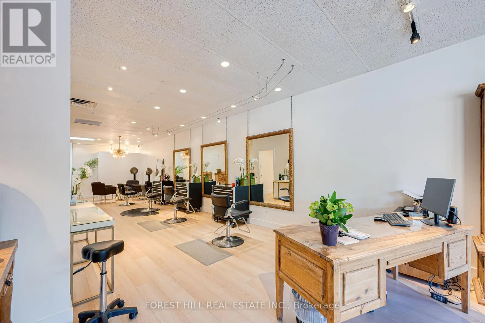 3 - 49 MISSISSAUGA ROAD N