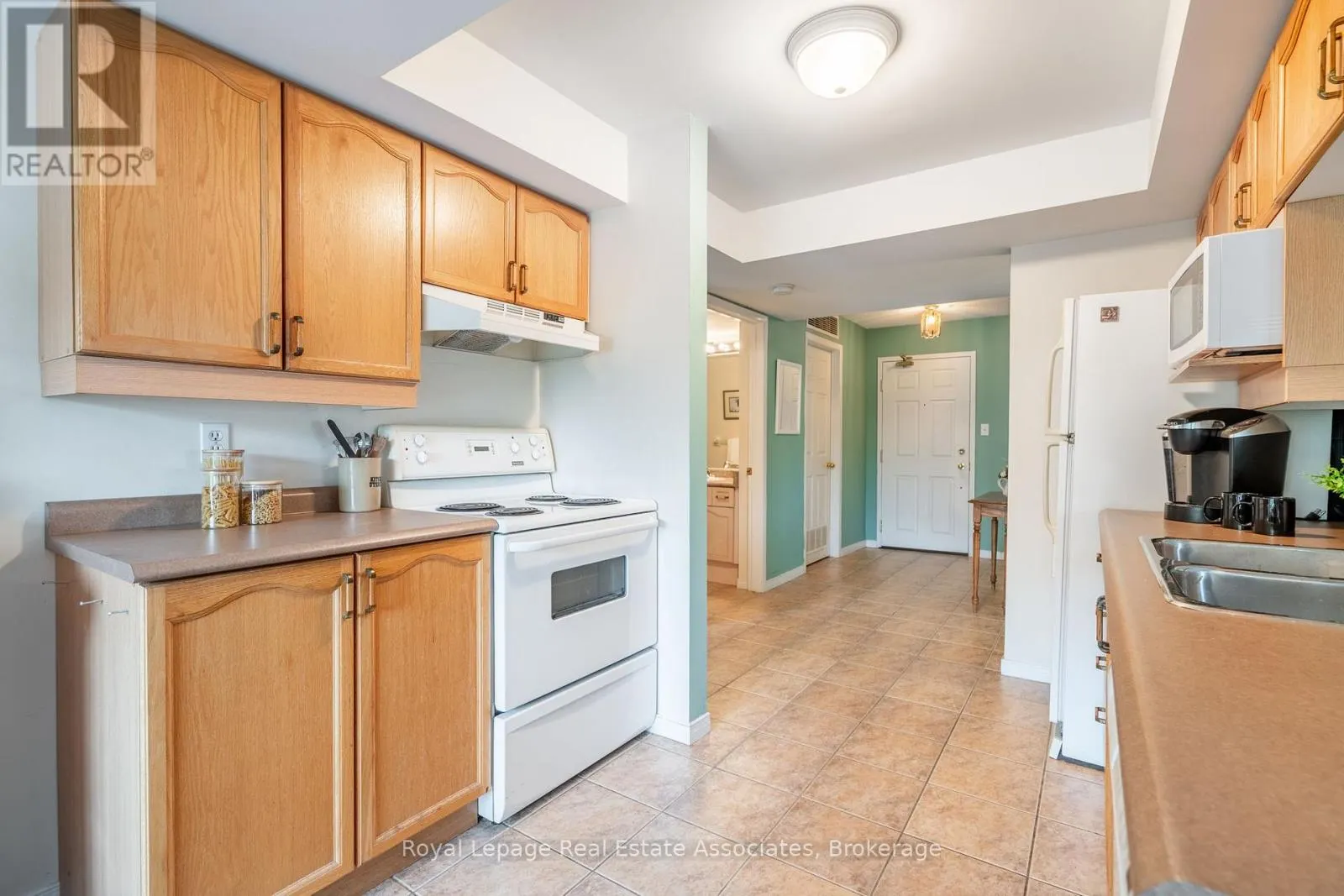 B208 - 216 PLAINS ROAD W