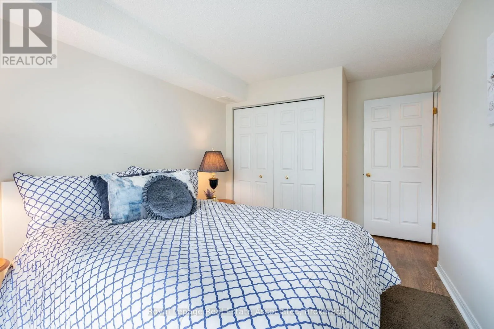 B208 - 216 PLAINS ROAD W