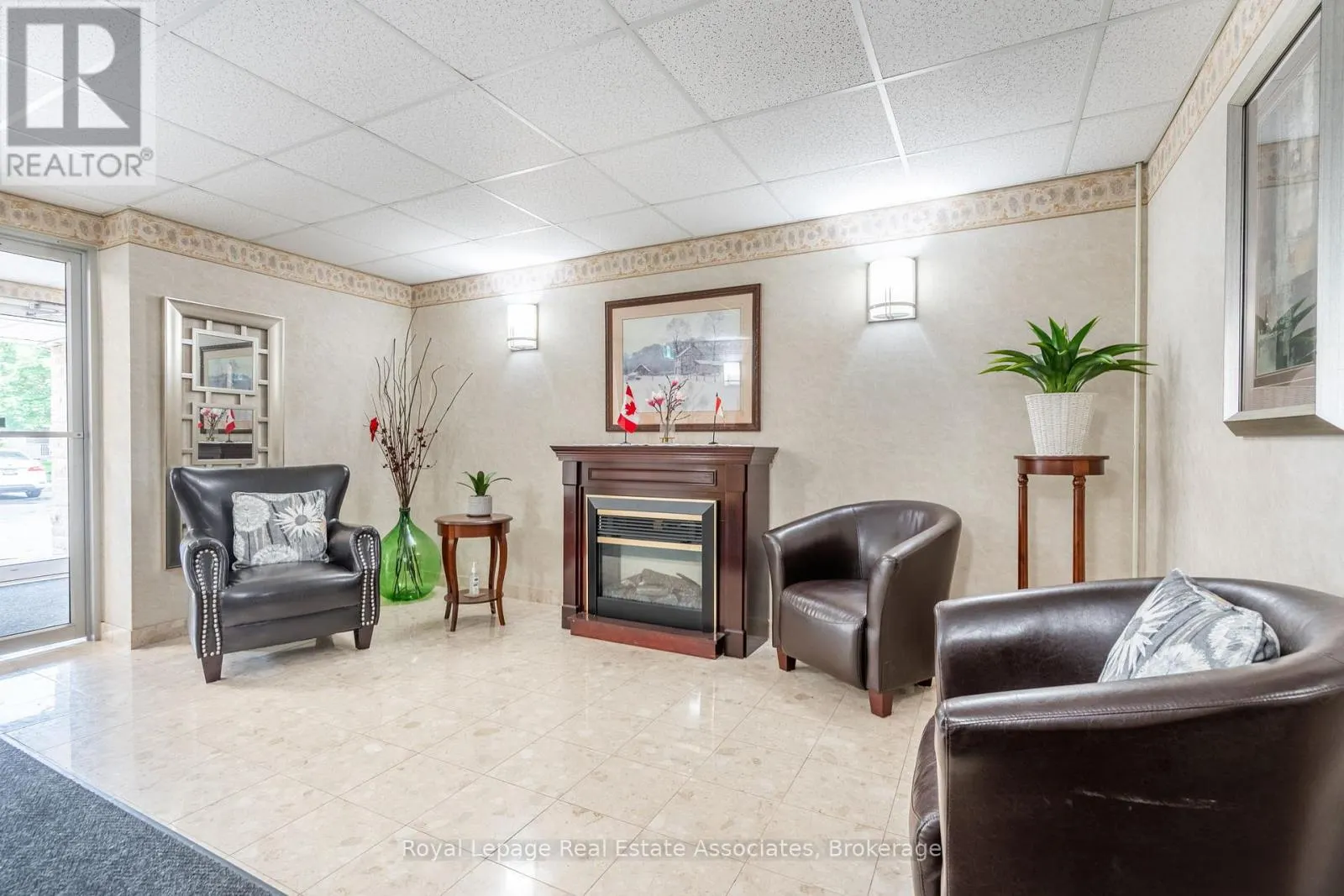 B208 - 216 PLAINS ROAD W