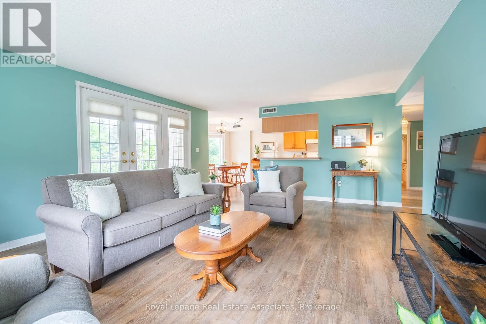 B208 - 216 PLAINS ROAD W