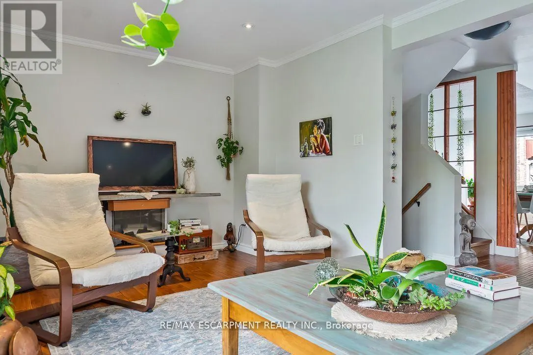 67 - 915 INVERHOUSE DRIVE