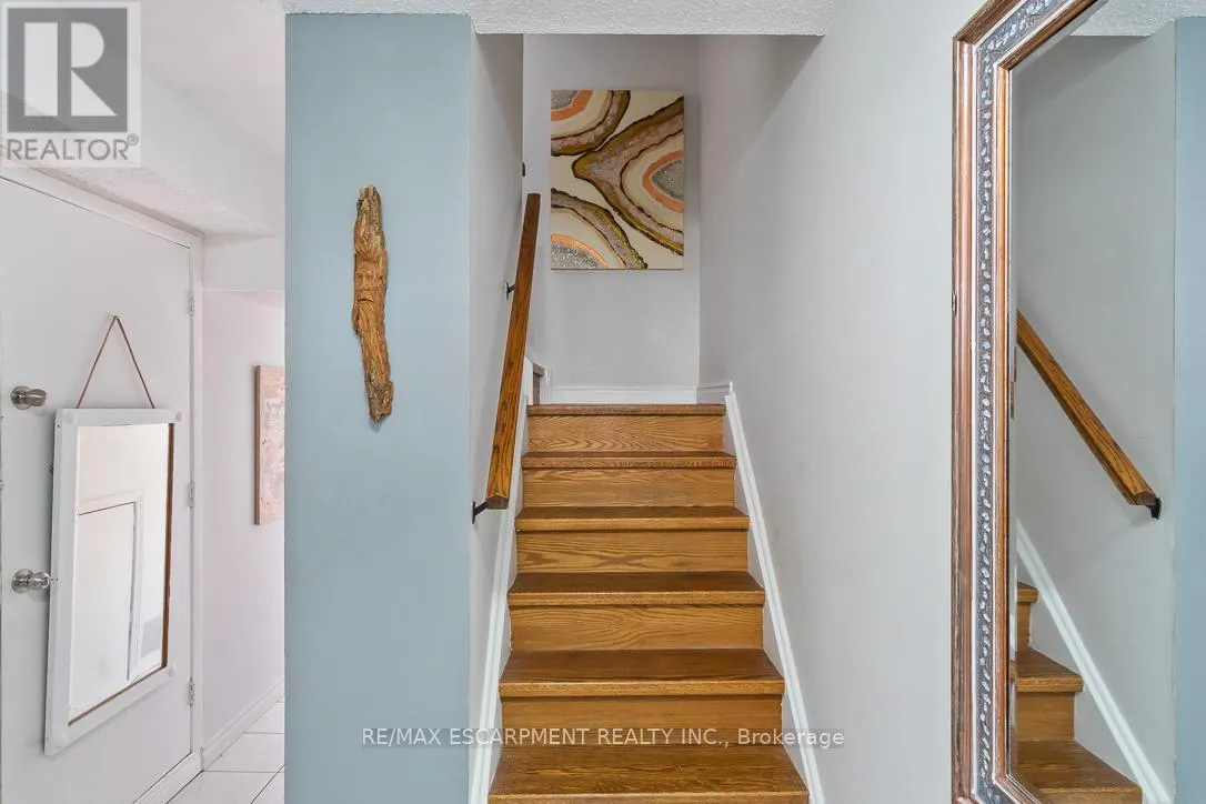 67 - 915 INVERHOUSE DRIVE
