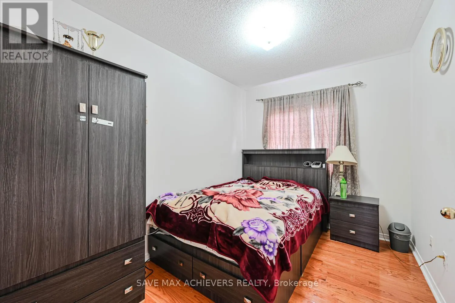 21 RIVERPLACE CRESCENT