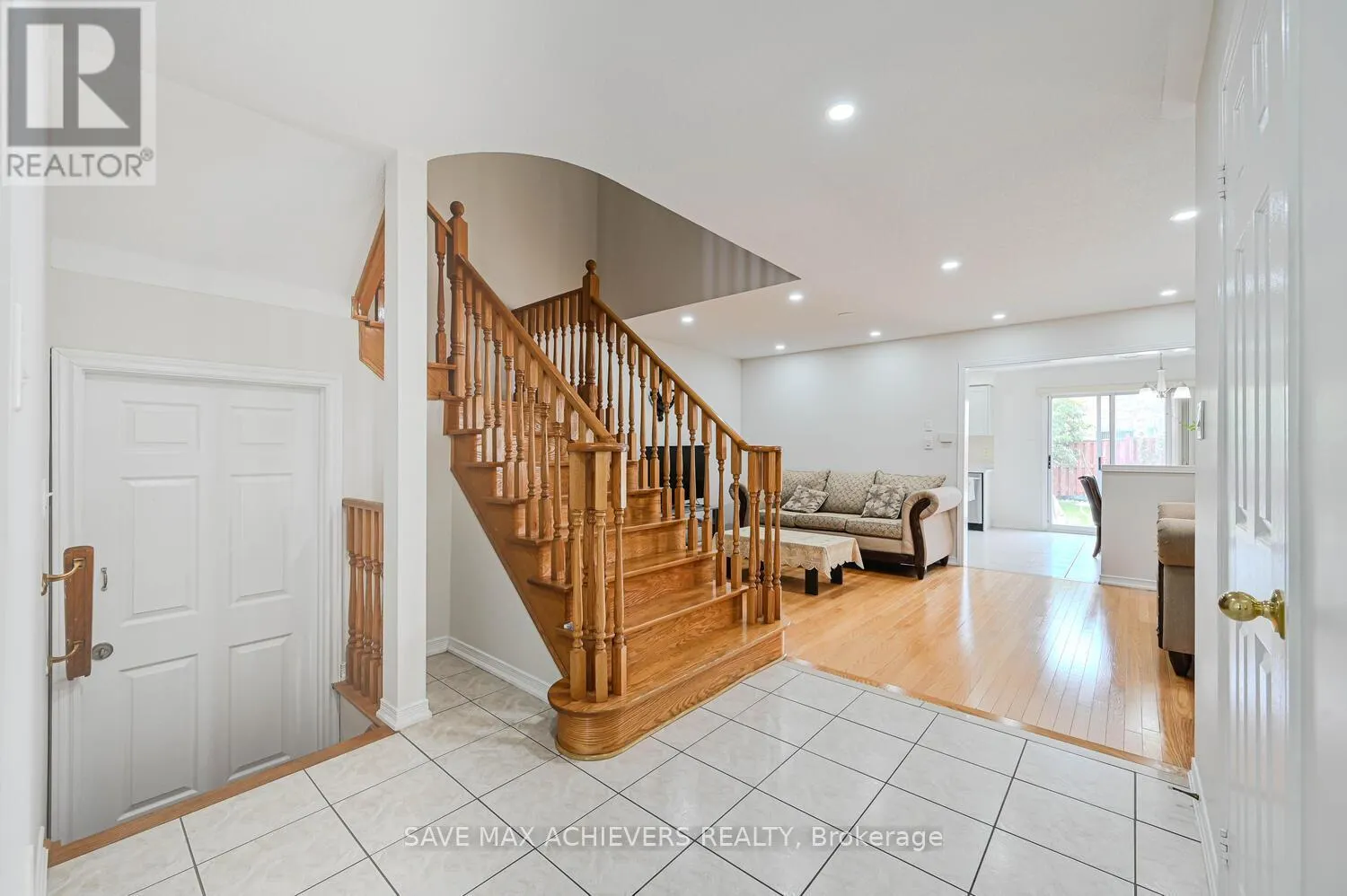 21 RIVERPLACE CRESCENT