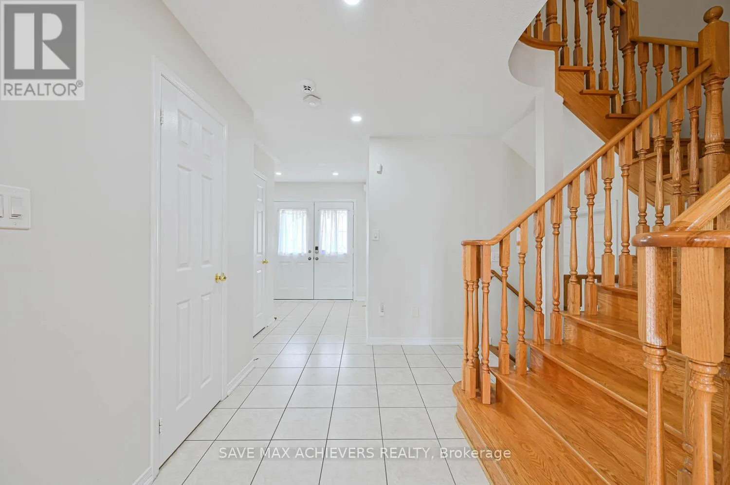 21 RIVERPLACE CRESCENT