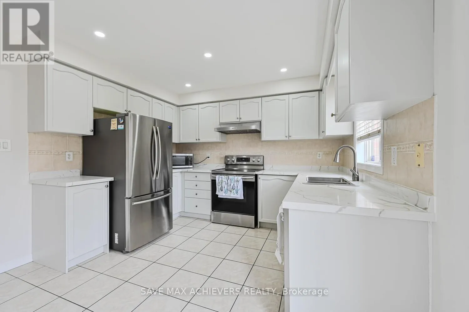 21 RIVERPLACE CRESCENT