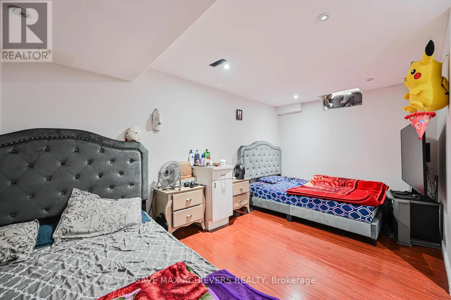 21 RIVERPLACE CRESCENT