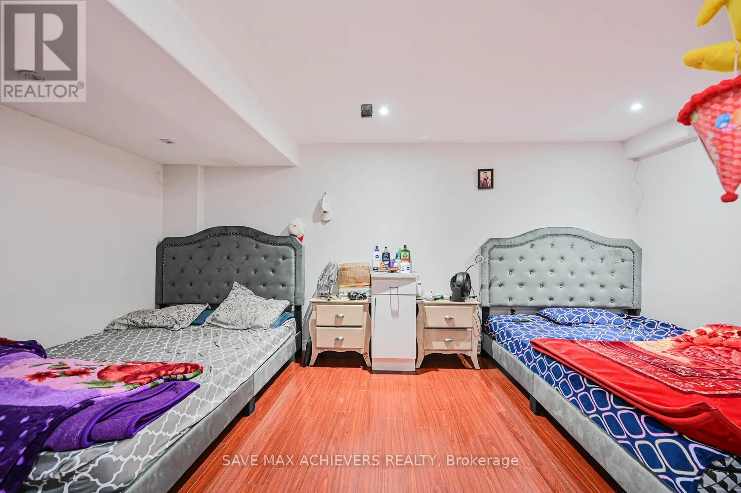 21 RIVERPLACE CRESCENT