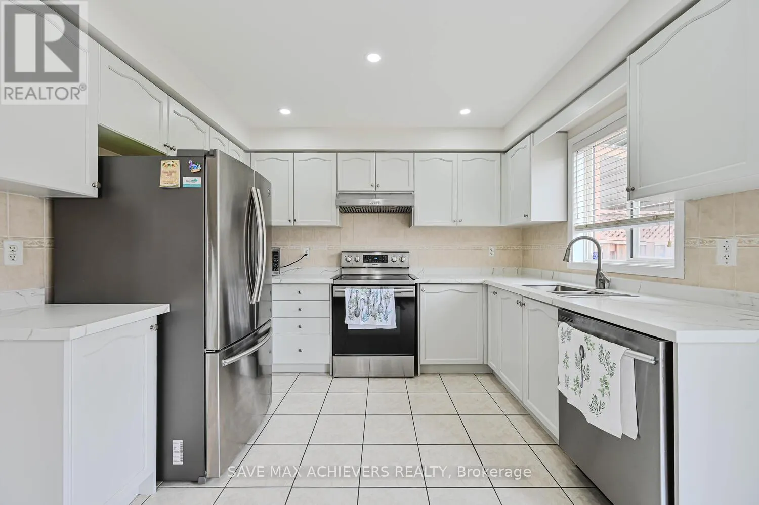 21 RIVERPLACE CRESCENT