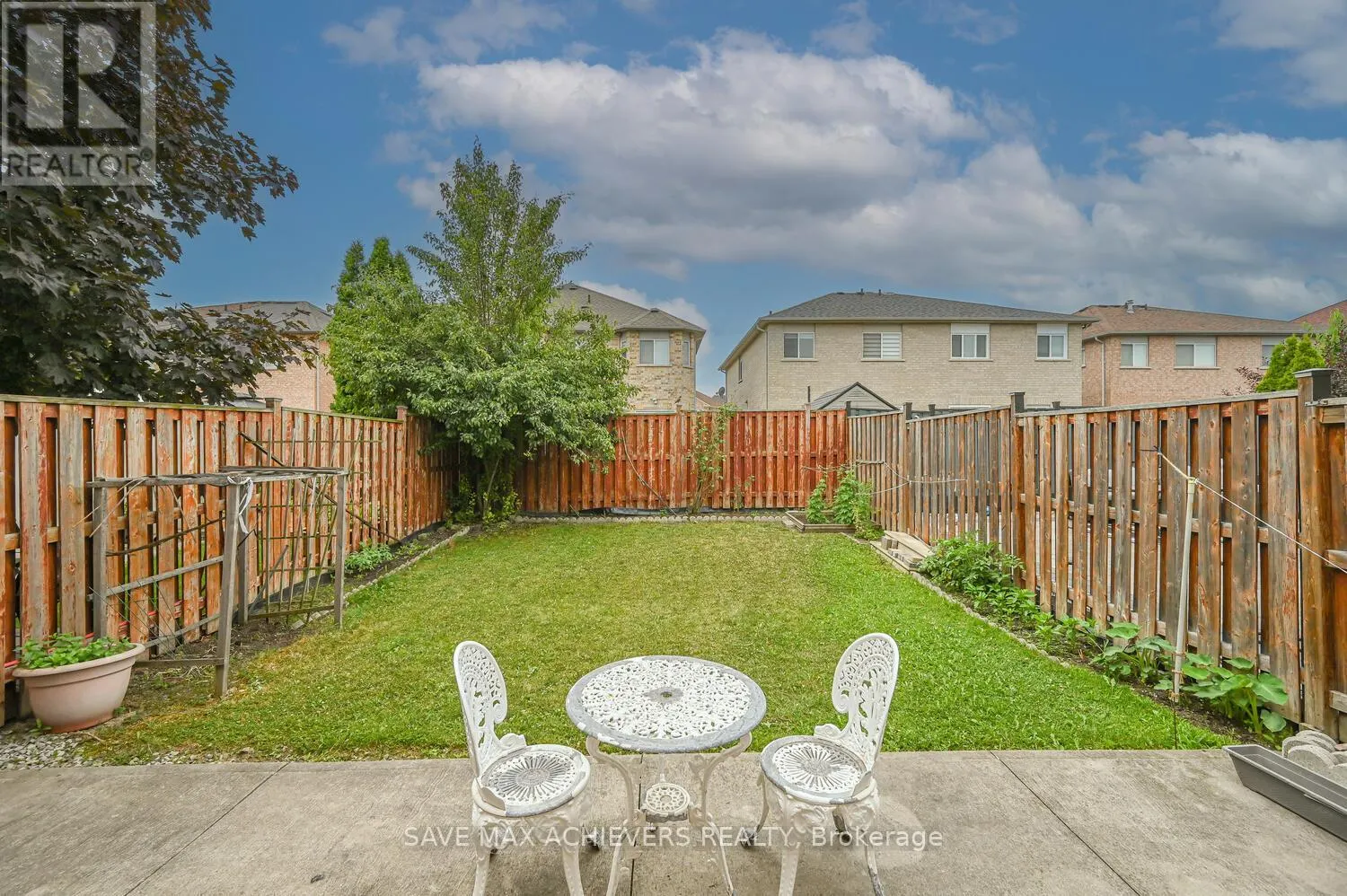 21 RIVERPLACE CRESCENT